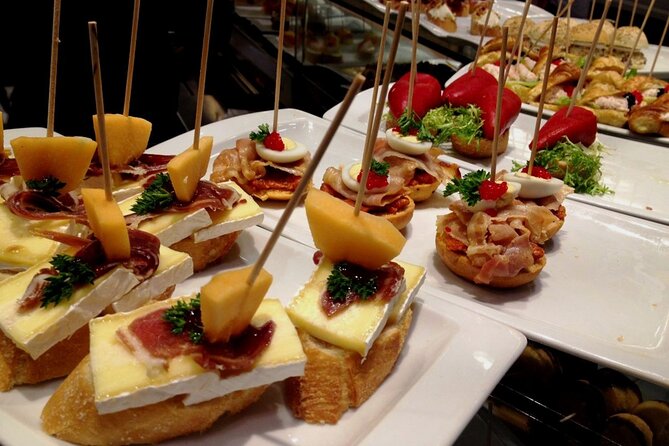 Tapas tasting with drinks at Santiago Old Town - Key points at a glance