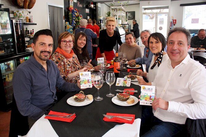 Tapas tasting with drinks at Santiago Old Town - The bar setting and the guide make the difference