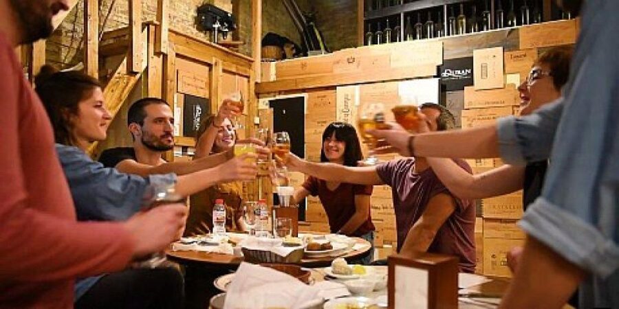 Tapas tasting with drinks at Santiago Old Town - Practical planning for your two hours