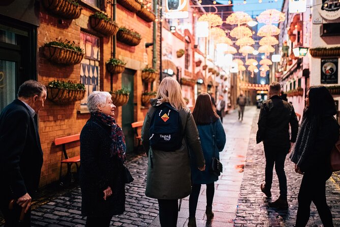 Taste & Tour: The original Belfast Food Tour™️ with drinks - Why the small group matters