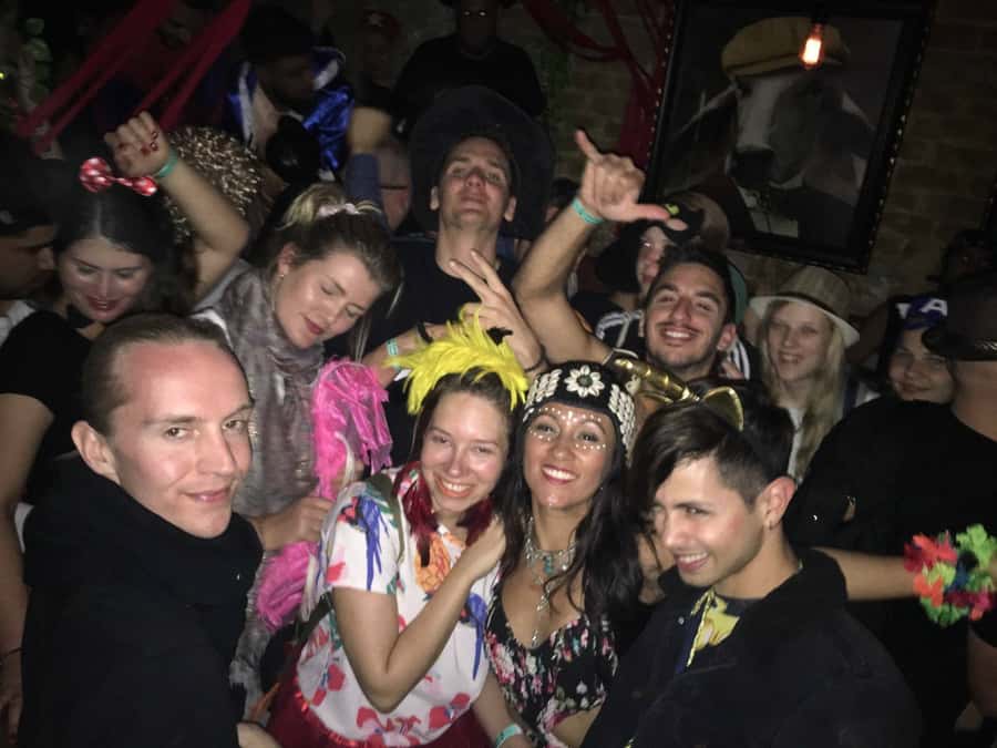 Tel Aviv: Pub Crawl with 4 Stops and Free Shots - Key points at a glance