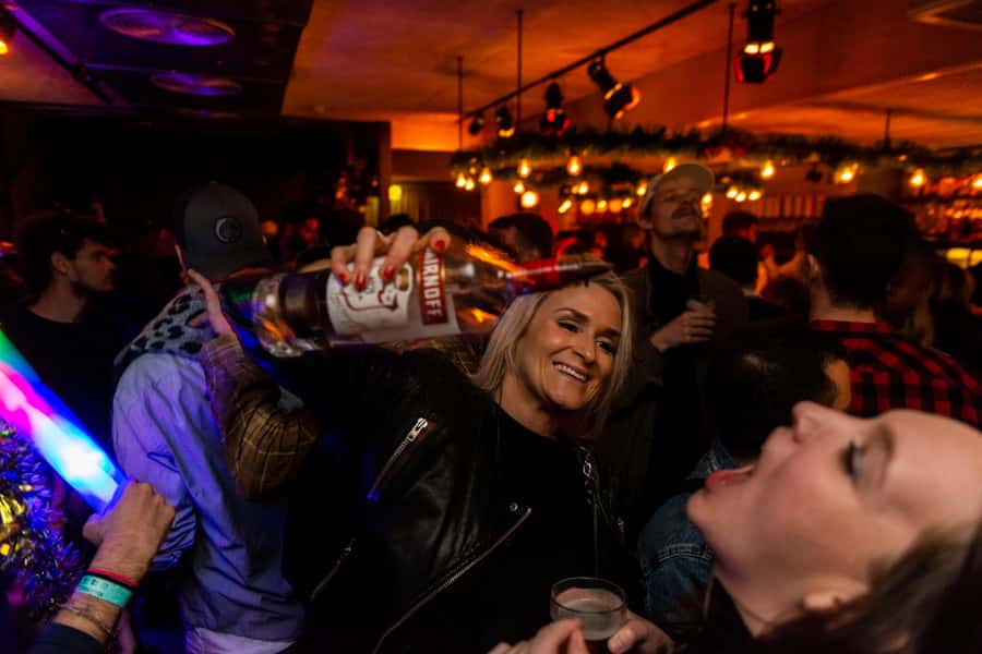 Tel Aviv: Pub Crawl with 4 Stops and Free Shots - Starting near the yellow statue at 180 boutique hostel