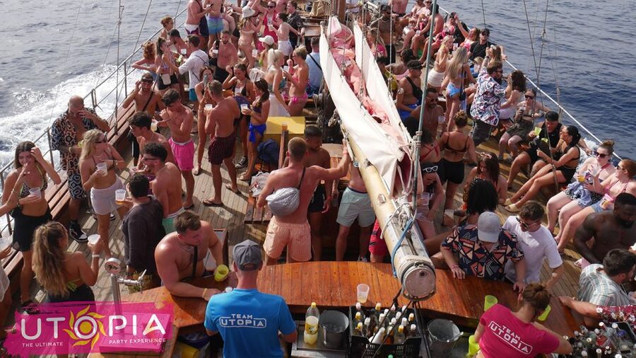 Tenerife: Boat Party with Open Bar and DJs - Who should book this boat party?