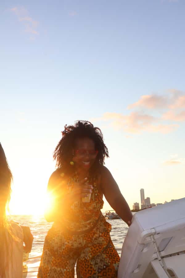 The best sunset tour in the bay: Open bar party & fun - Timing, flexibility, and practical planning