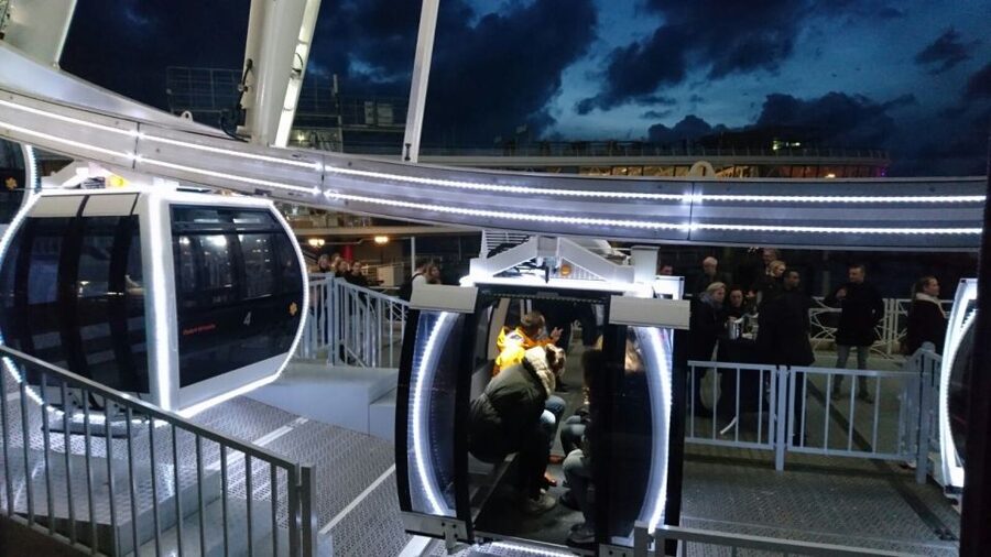 The Hague: The Pier SkyView Ticket with Drink and Snack - The staff and the small details