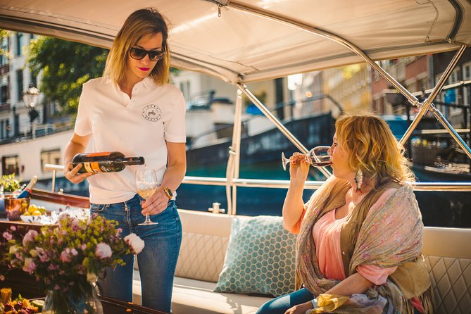 The Ultimate Amsterdam Canal Cruise - 2hr - Small Group with Drinks & Snacks - The crew sets the mood