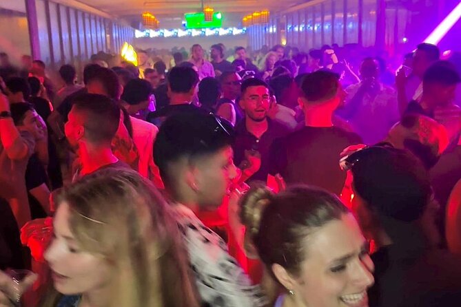 Theatron Party-Tour, 20 Clubs, Map, cocktail, bottle, After-party - Finishing at 1:30 a.m., or staying until 5 a.m.