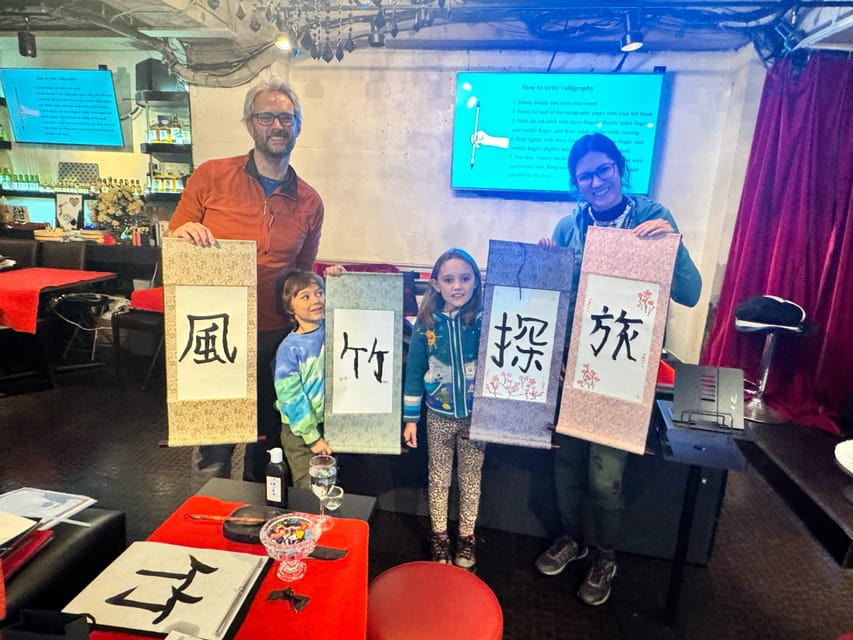 Tokyo: Calligraphy on Kanji Fan & Scroll with Drink - Key points at a glance