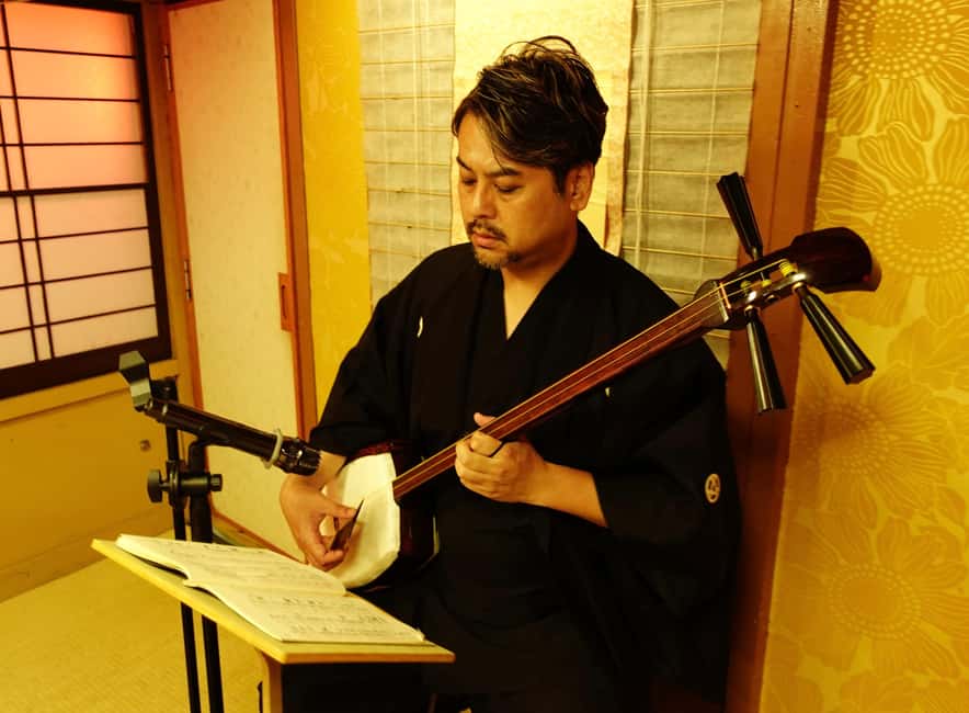 Tokyo Dinner Cruise & Tradition Show & Drinks & Tokyo Tower - Guides who add practical value