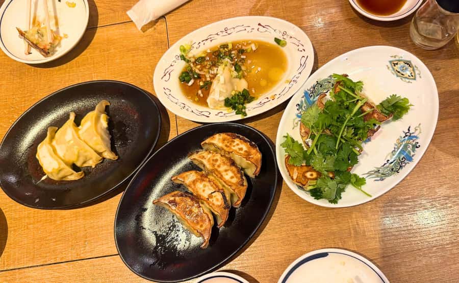 Tokyo: Locals´ Secret Food Tour // Eat like a Japanese - First stop: three kinds of sushi near Ueno Station