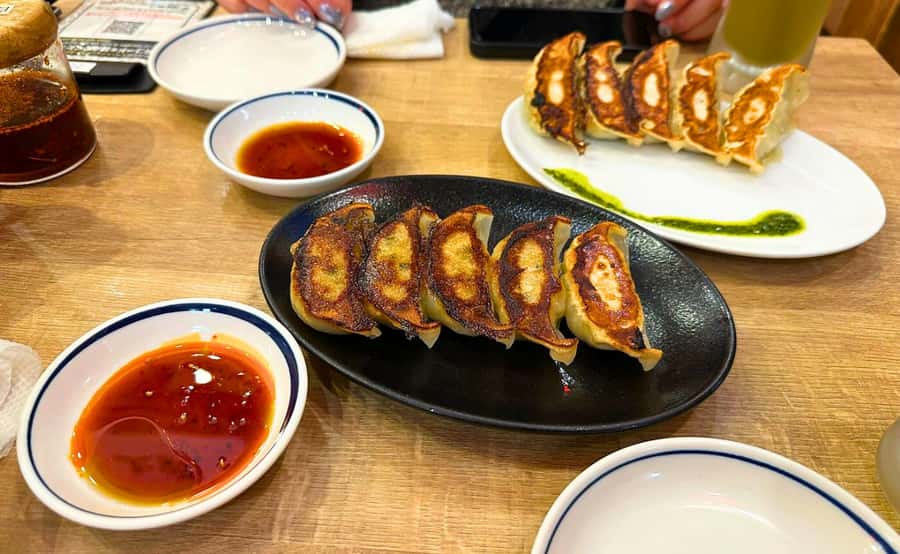 Tokyo: Locals´ Secret Food Tour // Eat like a Japanese - Final stop: chicken ramen with a careful broth