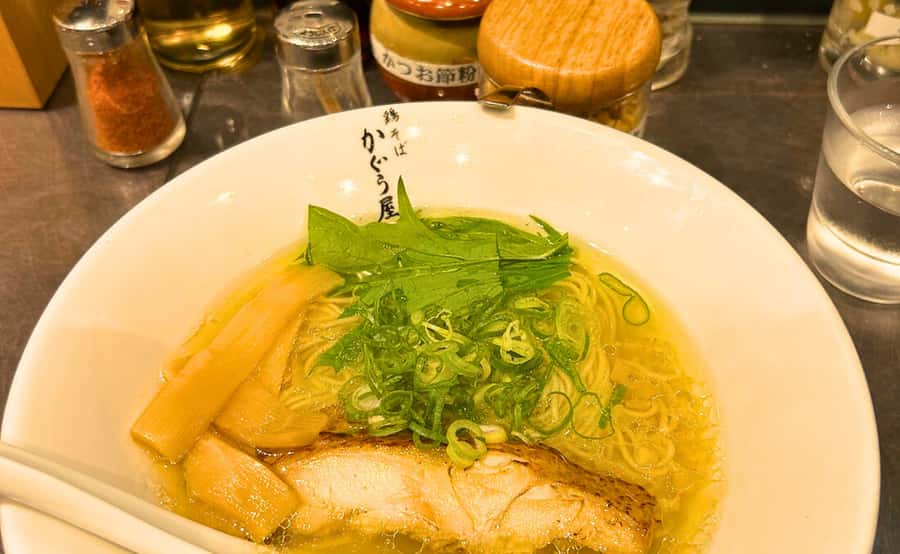 Tokyo: Locals´ Secret Food Tour // Eat like a Japanese - What the small group changes