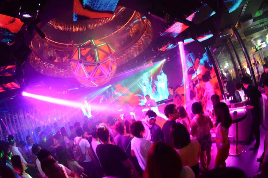 Tokyo:Shinjuku Ni-chome LGBTQ+ Bar Hopping Tour with Guide - Key points at a glance