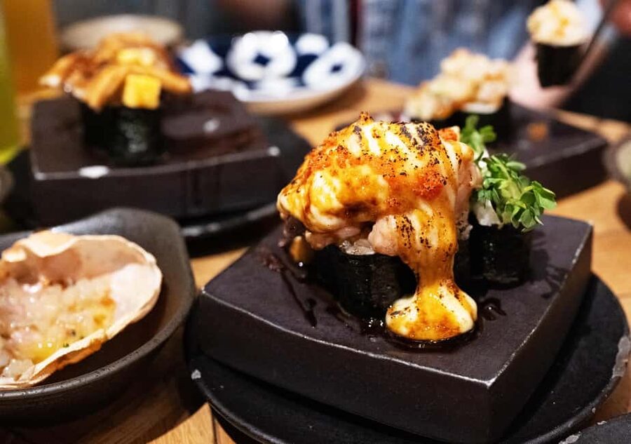 Tokyo: Shinjuku Nightlife Tour with Karaoke and Bar Hopping - Golden Gai: tiny bars and a distinctive atmosphere