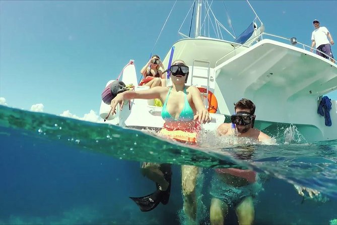 Top Sailing to Isla Mujeres with lunch and open bar from Cancun - The optional spinnaker ride for thrill seekers