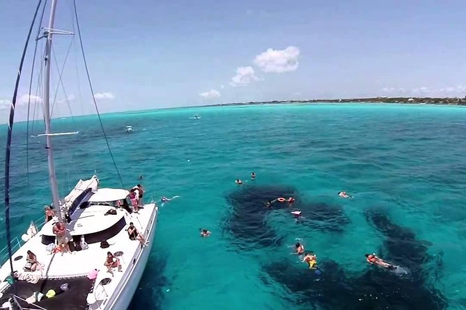 Top Sailing to Isla Mujeres with lunch and open bar from Cancun - What the $65 price really covers