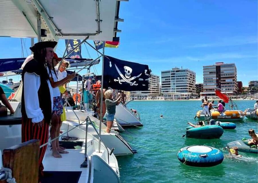 Torrevieja: Pirate Sunday Party Boat Tour - The shared catamaran party