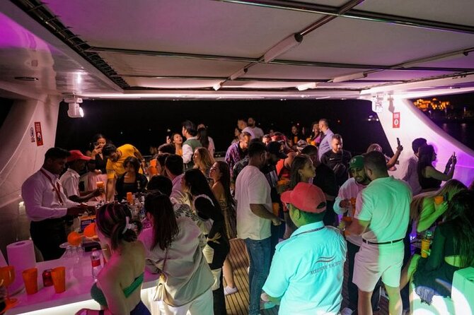 Ultimate Dubai Marina Yacht Party with BBQ, Drinks & DJ - Getting to the marina and boarding