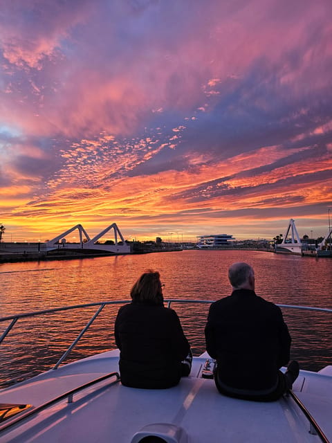 Valencia: Exclusive Sunset Cruise with Drink - The crew can make or break the hour