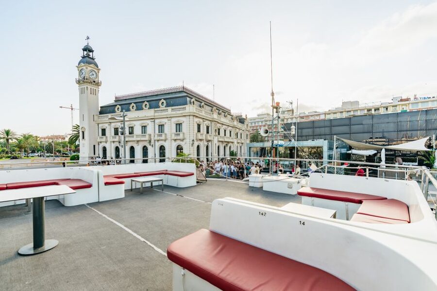 Valencia: Sunset or Daytime Catamaran Cruise with Drink - The Included Drink and Onboard Bar