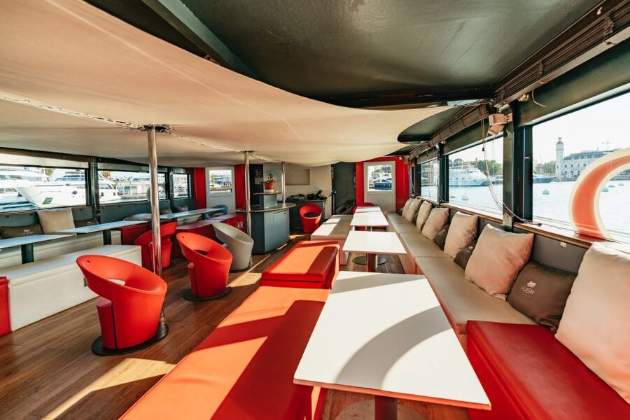 Valencia: Sunset or Daytime Catamaran Cruise with Drink - Music, DJ Sets, and the Mood Onboard