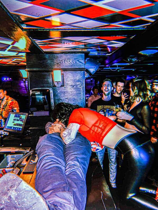 Vancouver: Gastown Pub Crawl - Who will enjoy this most