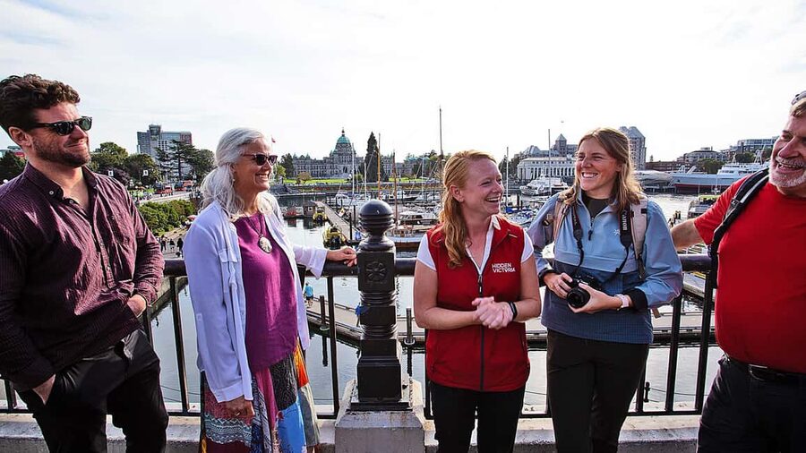 Victoria Bites and Sights Tour with Food, Drinks and Ferry - Starting by the Empress and Victoria’s Inner Harbour
