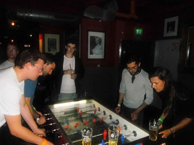 Vienna: Guided Pub Crawl with Club Entry - Who should book this night out