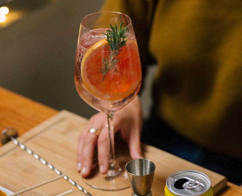 Vila Nova de Gaia: Cocktail Making Workshop - Who will enjoy this most?