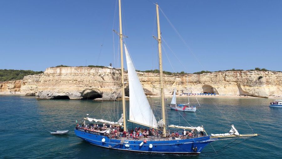 Vilamoura: Algarve Coast 3-Hour Sailing Cruise With Open Bar - Setting out from Vilamoura Marina aboard the Condor