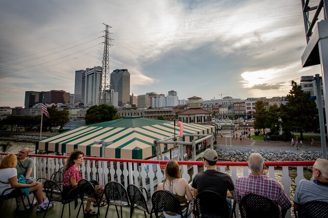 VIP Jazz Dinner Cruise with Private Tour and Open Bar Option - Souvenirs and small VIP touches