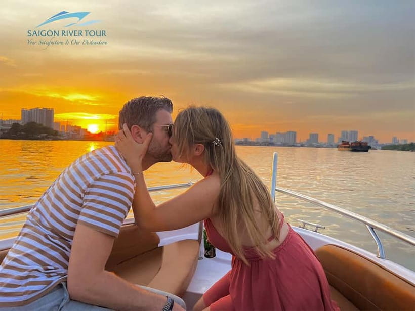 VIP Tour Enjoy Romantic Sunset by Speed Boat Free Cocktail - Key points at a glance