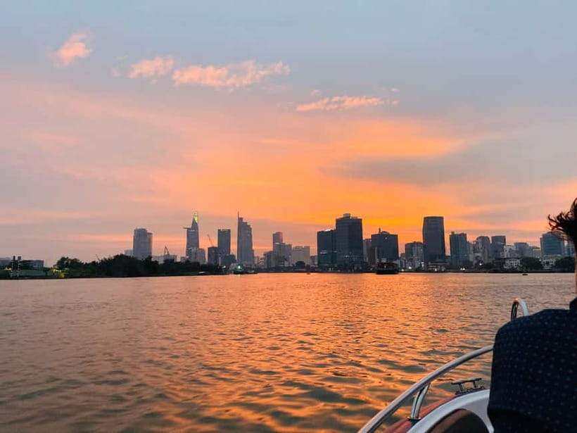 VIP Tour Enjoy Romantic Sunset by Speed Boat Free Cocktail - Sunset photos, gifts, and the romance factor