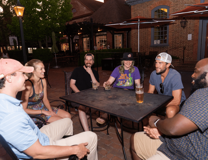 Williamsburg: Colonial Ghosts Haunted Pub Crawl - Meeting Thomas Jefferson with a lantern nearby