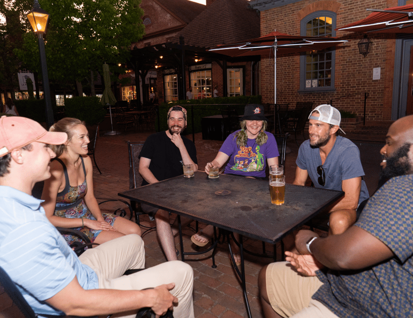 Williamsburg: Colonial Ghosts Haunted Pub Crawl - The first drink and the pub-crawl rhythm