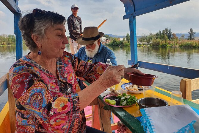 Xochimilco Barco Fiesta Tentacion 18+ with Open Bar and Tacos - Getting to San Jerónimo in Xochimilco