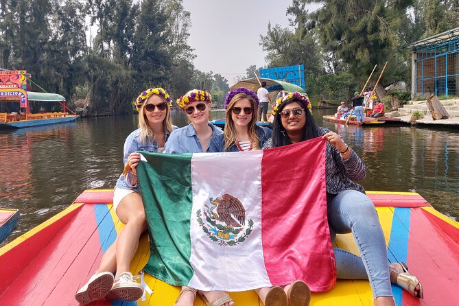 Xochimilco & Mexican Party with Guacamole & Unlimited Drinks - Getting to the dock in Xochimilco