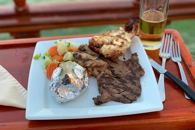 Your Romantic Dinner in Cancun, includes national open bar and live music - The saxophone, host, and evening mood