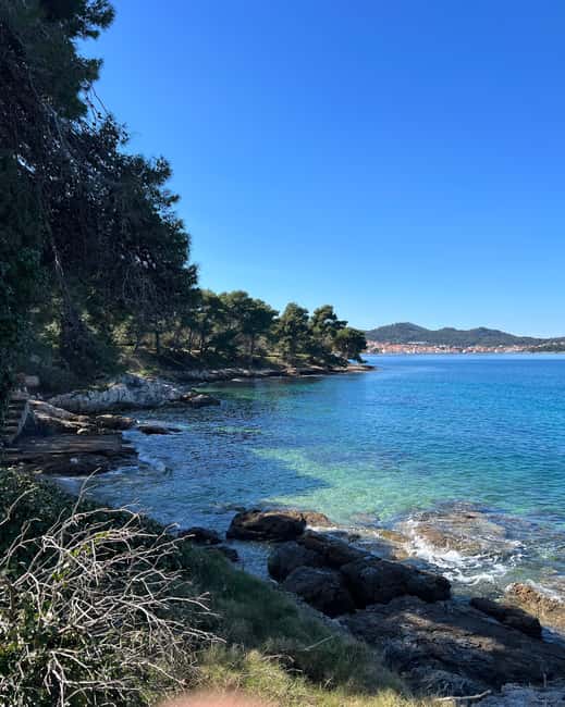 Zadar: 3 Island Speedboat Tour & Blue Bay Swim with Drinks - The first ride leads to a quiet swimming bay