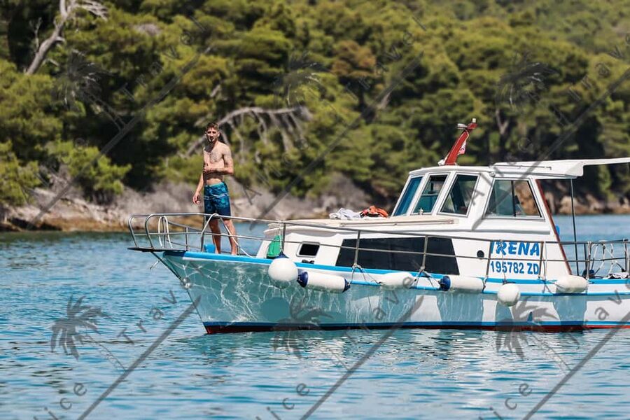Zadar: Preko, Osljak, and Kali Island Boat Tour with Drinks - The first 30 minutes: leaving Zadar by boat